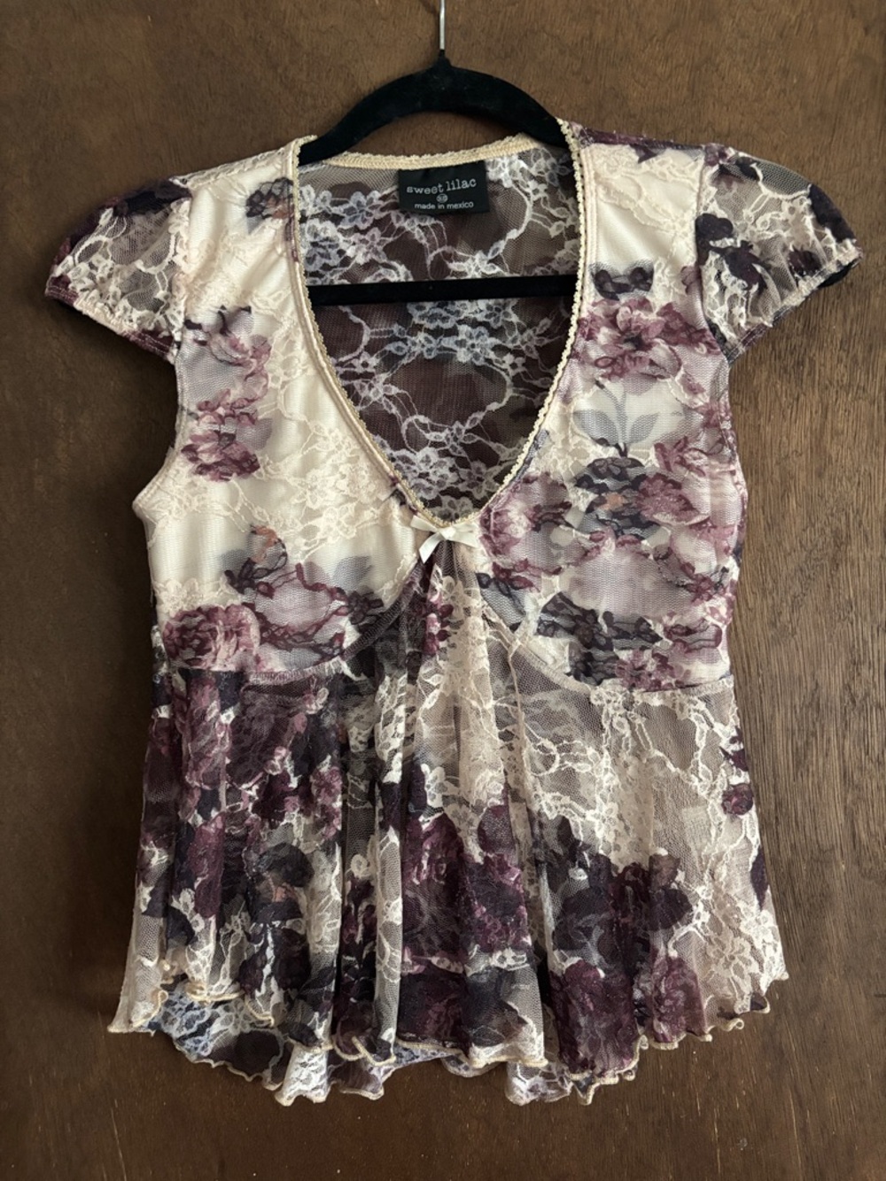Floral Lace V-Neck Top by - Cream & Purple